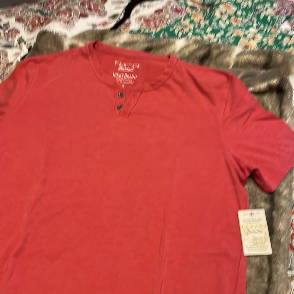 NWT Lucky Brand men’s T-shirt - Picture 2 of 3